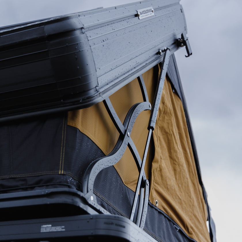 4X4 Colorado Alto Elite Hardshell Rooftop Tent (King Size Bed)