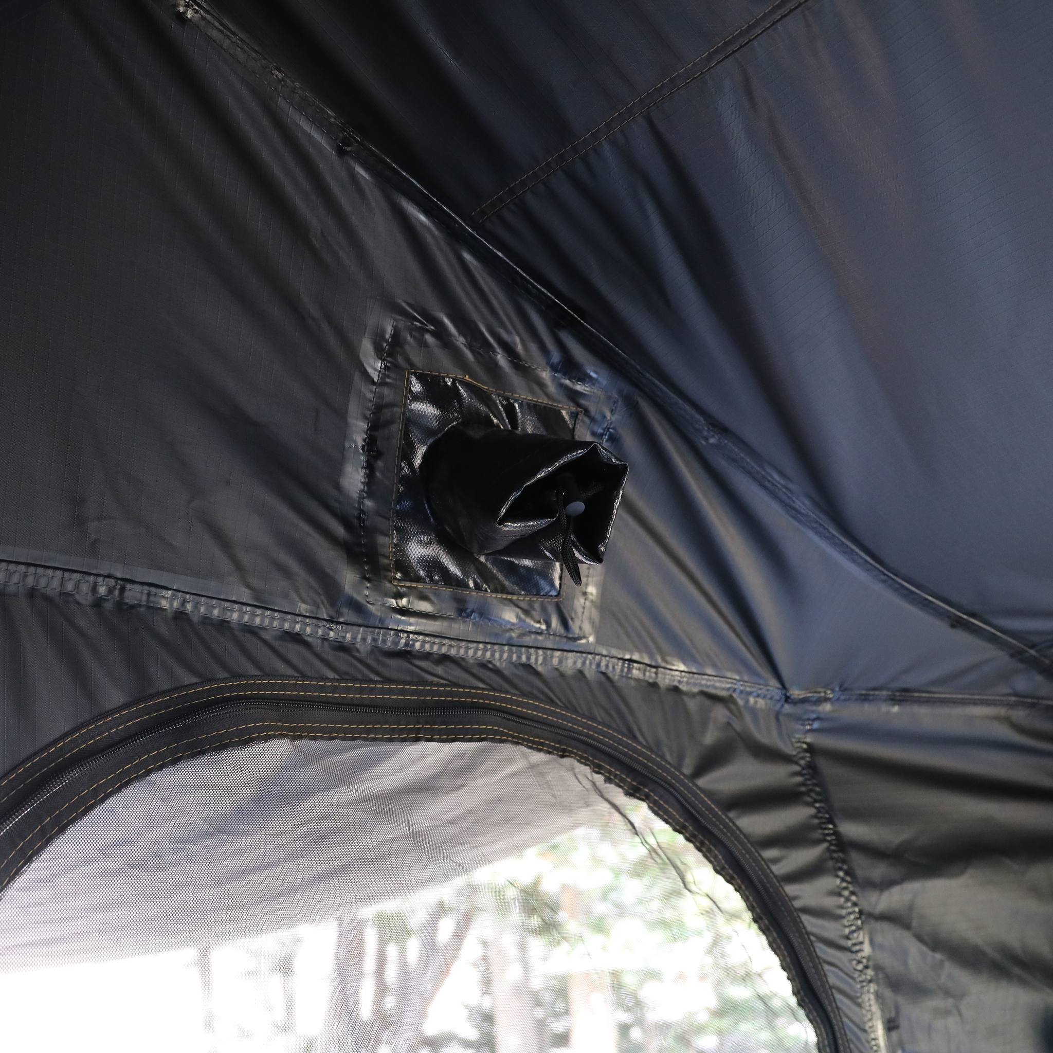 4X4 Colorado Alto Elite Hardshell Rooftop Tent (King Size Bed)