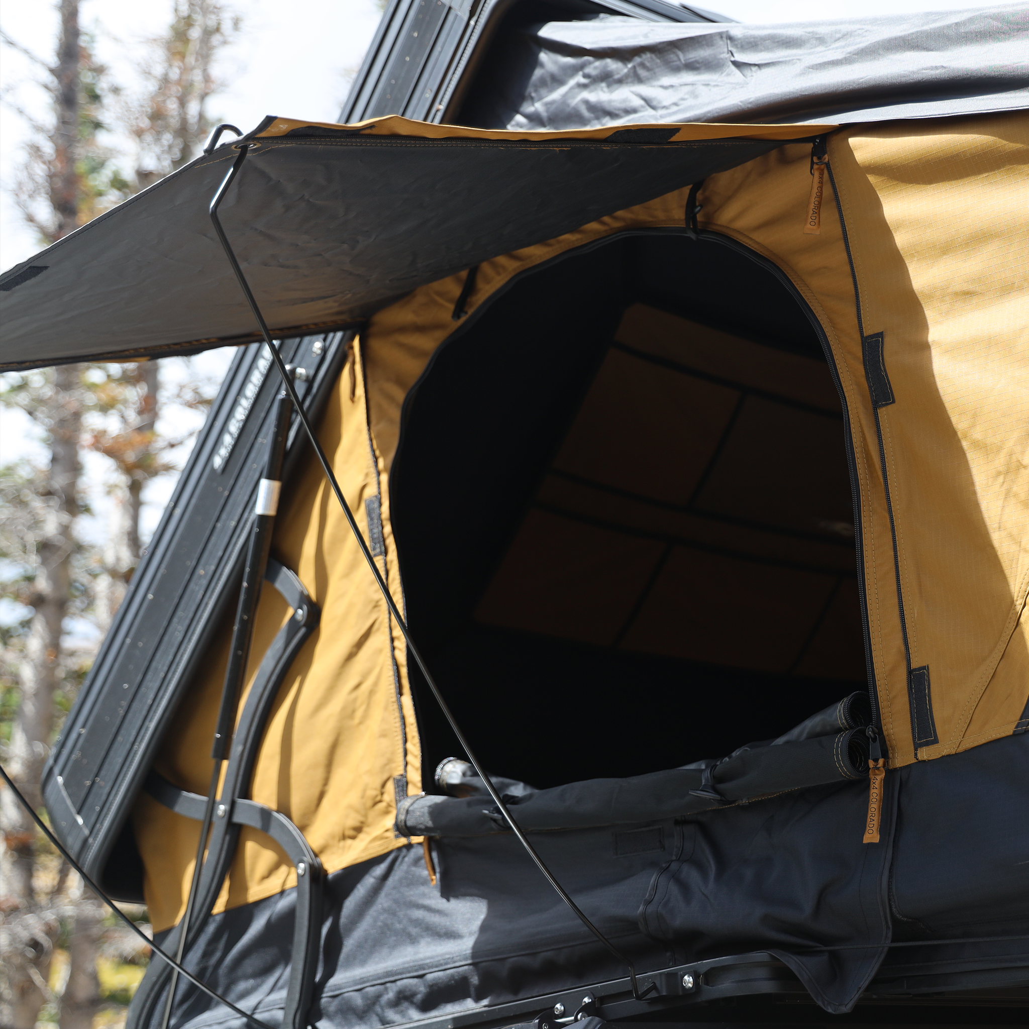 4X4 Colorado Alto Elite Hardshell Rooftop Tent (King Size Bed)
