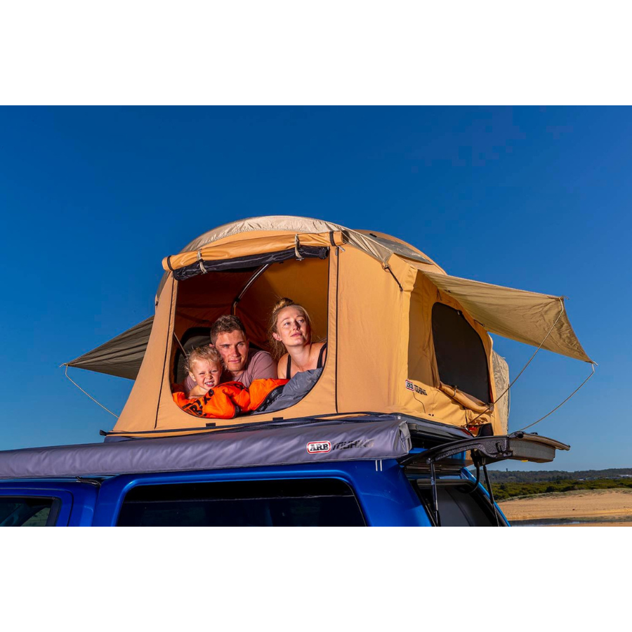 ARB FLINDERS ROOFTOP TENT with family inside